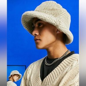 ASOS FAUX FUR CHECK CHECKERED CREAM BUCKET HAT UNISEX